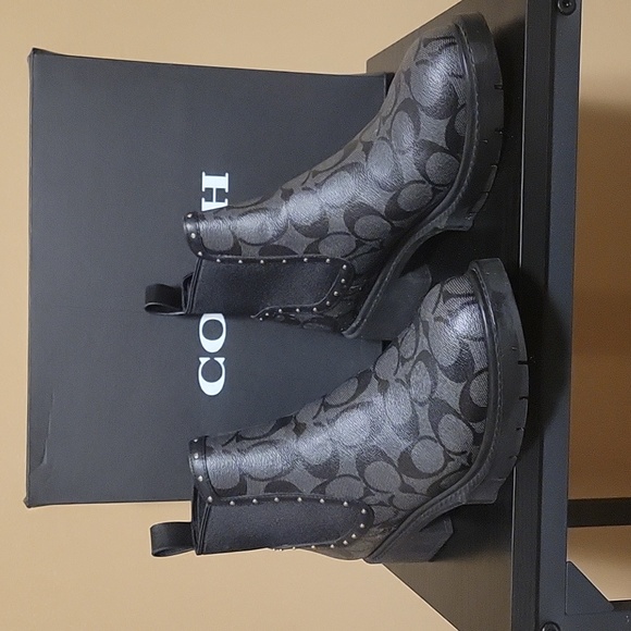 Coach boots - Picture 1 of 4